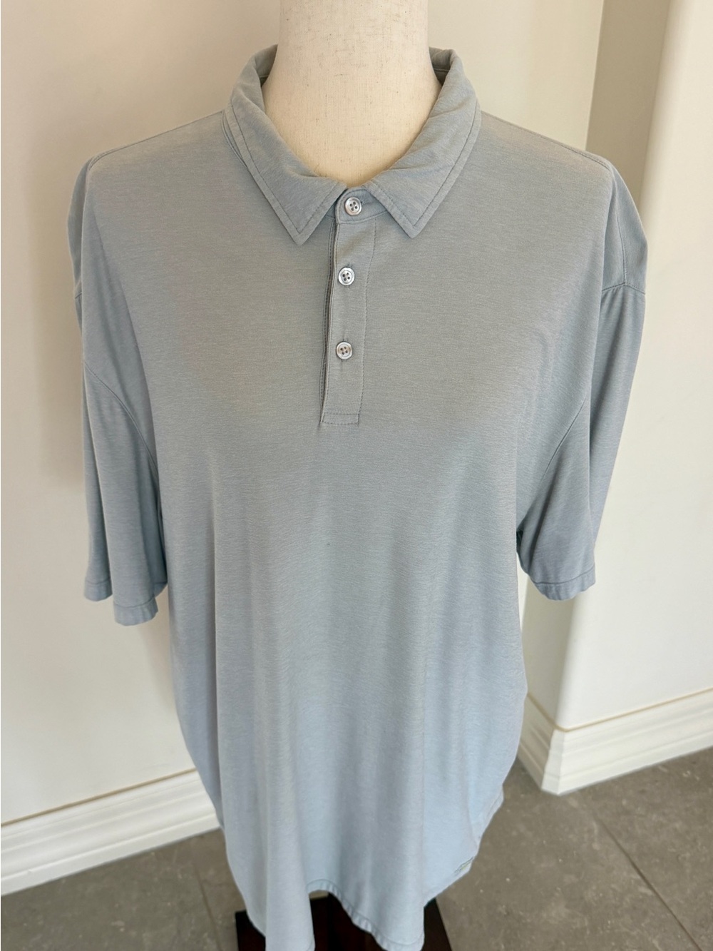 Vuori Men’s XL Performance Polo Shirt Light Gray Blue V188